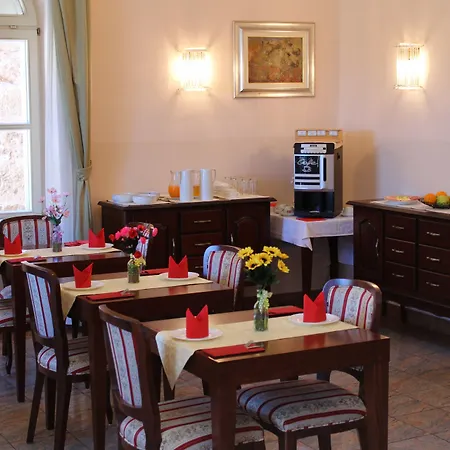 מלון Heritage Porin מאקרסקה